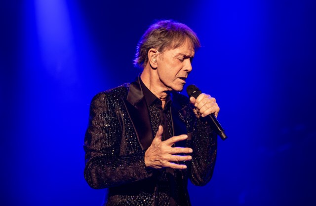 Cliff Richard: The Blue Sapphire Tour 2023 - Banbury - The Light