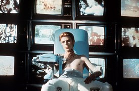 The Man Who Fell To Earth still 1